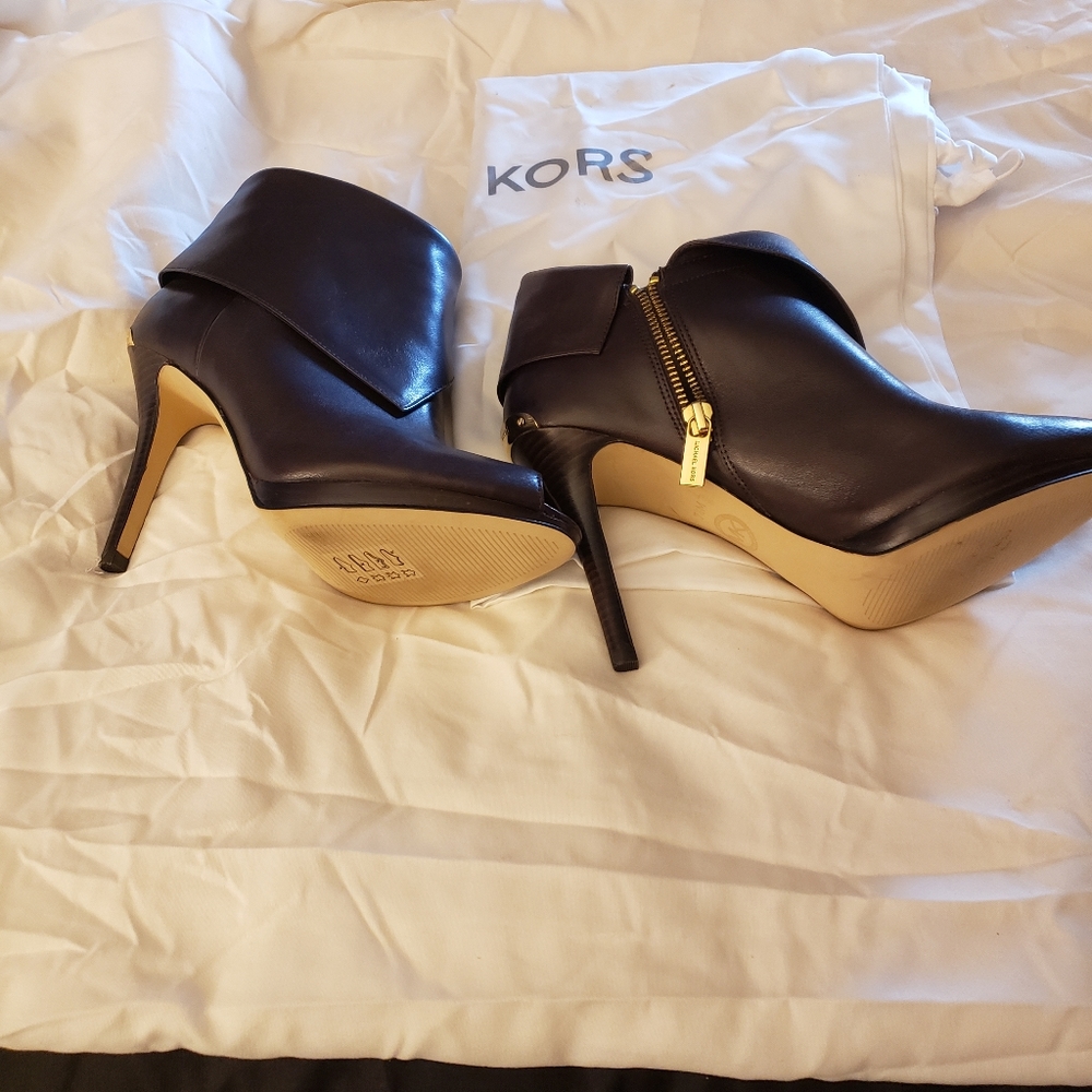 Womens brown booties